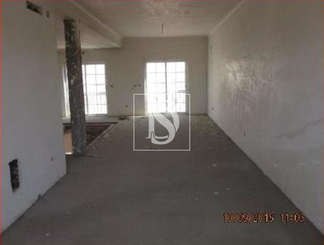 Moradia T5 em Alpiar�a