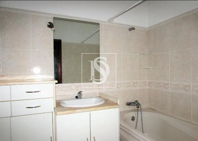 Moradia T5 em Alpiar�a