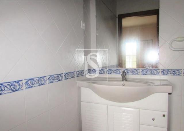 Moradia T5 em Alpiar�a