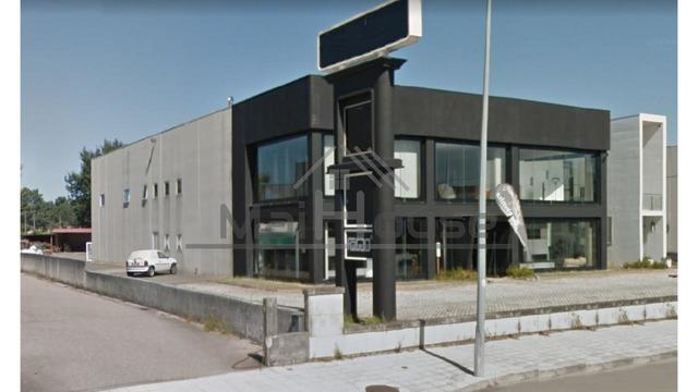 Armazém T0 em Monçăo