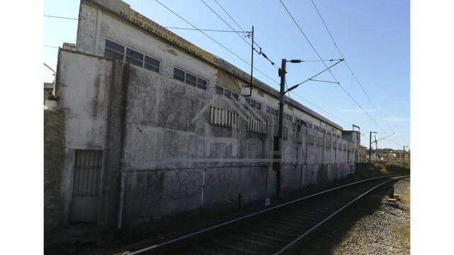 Armaz�m T0 em Maia