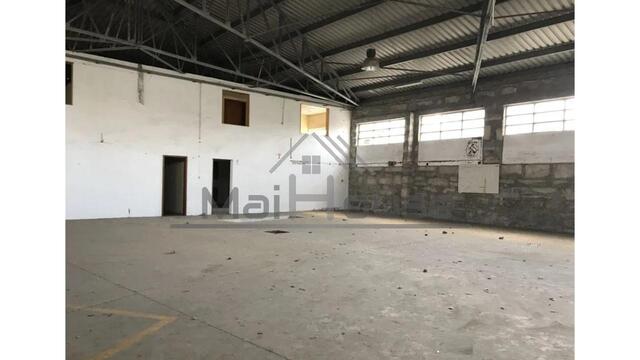 Armaz�m T0 em Maia