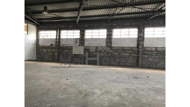 Armaz�m T0 em Maia