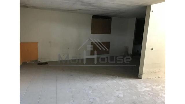 Armaz�m T0 em Maia