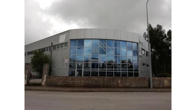 Armazém T0 em Paredes