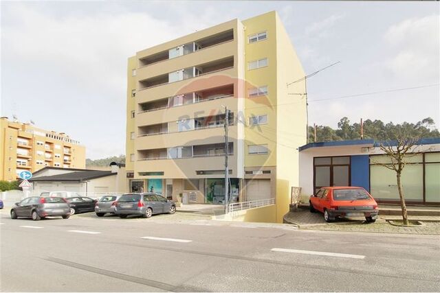 Apartamento T3 em Paredes