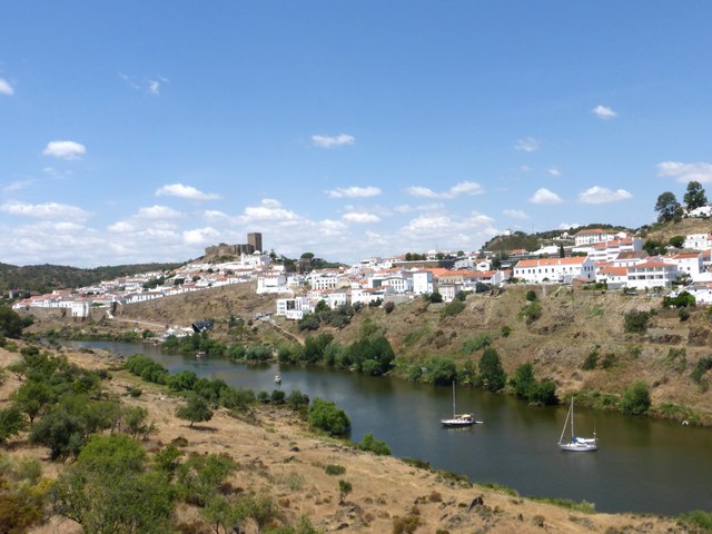 Moradia T0 em M�rtola