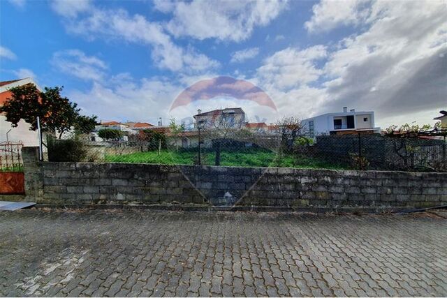 Terreno em Loures