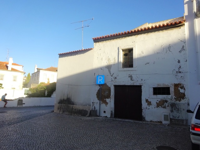 Pr�dio T0 em Alcoba�a