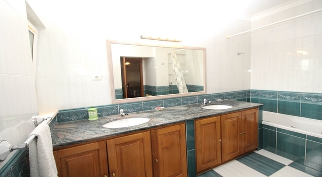 Moradia T5 em Lagos