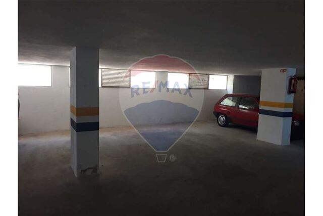 Garagem T0 em Setúbal